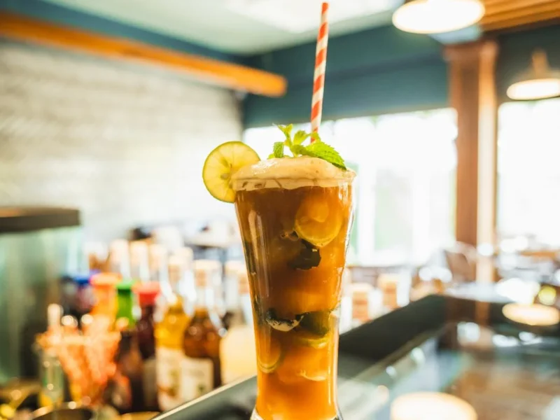 Mint mojito with a straw at the Fatoosh bar