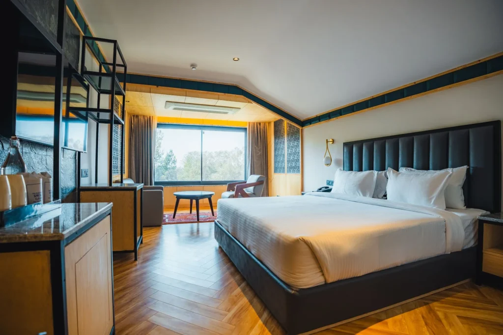 King bed with headboard in the Premium Room